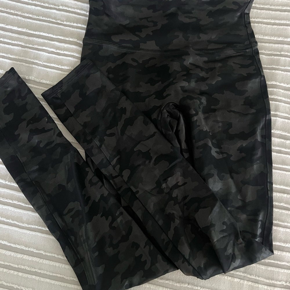 SPANX Black Camouflage Leggings